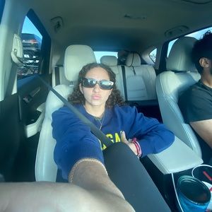 Meet your Posher, Baily